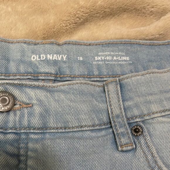 NWT- Old Navy- 18. Sky-Hi A-Line Denim Short - Picture 9 of 11